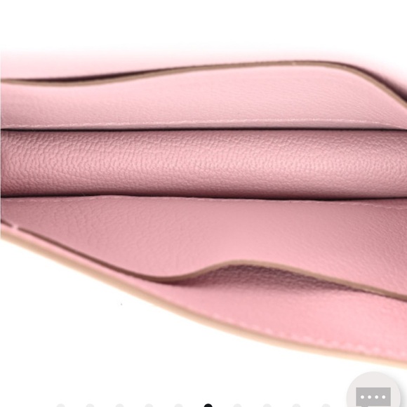 Hermes Evercolor Constance Slim Wallet Mauve Pale
NEW IN BOX
GIFTABLE - Picture 11 of 12